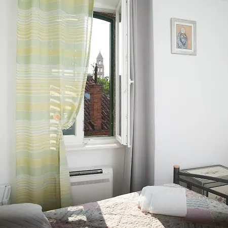 Pezelj 4*