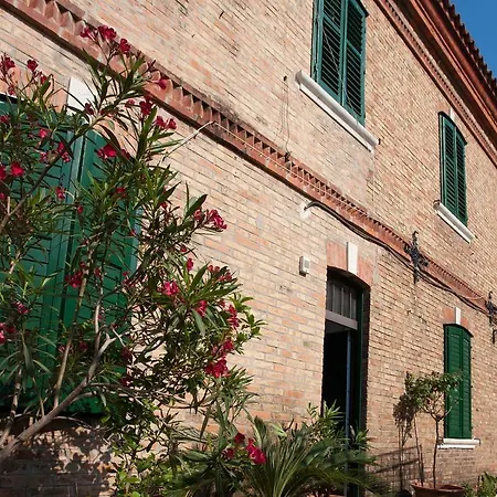 ルームズ スプリット ペゼリ 4*