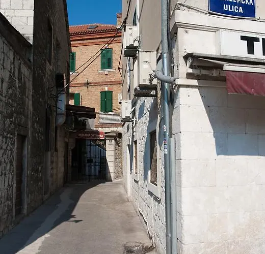 ルームズ スプリット ペゼリ